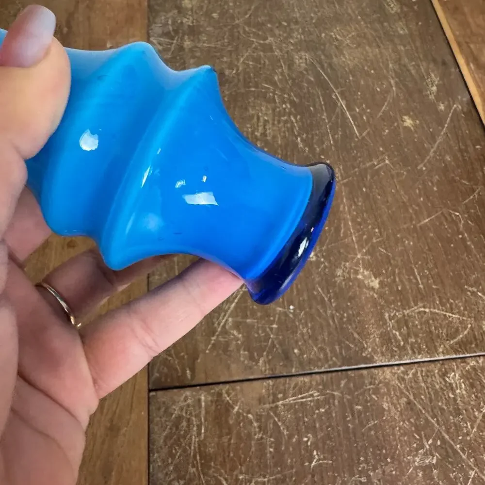 Vintage Hand Blown Blue Ruffle Top Rim 8 inch‎ Flower Bud Vase